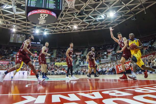 英雄时刻不 英雄时刻不